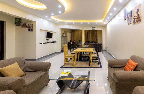 Fort Portal Bed & Breakfast | Kaije Country Cottages