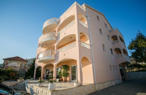 Seget Donji Apartment | Kaja - right next to the beach