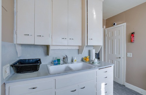 Kalamazoo House | Kalamazoo Vacation Rental Near Golf & Parks!