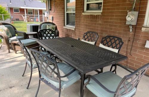 Kettering House | Kalm Retreat Peaceful 2br Near The Greene
