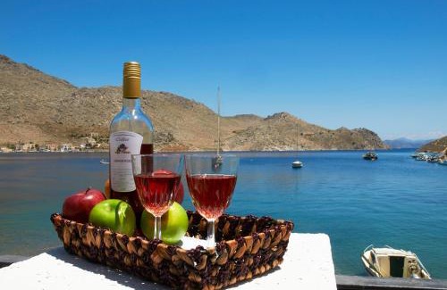 Pedi Apartment | Kamares Studios