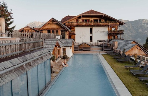 Haus House | "Kamin Suite" with shower, WC (from 7 n.) - Natur- und Wellnesshotel Höflehner