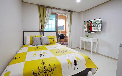 Namsan House | Kangchon Pine Tree Pension