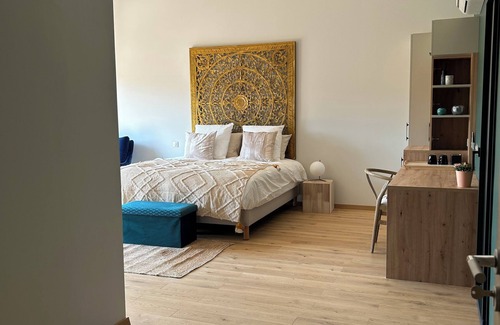 Solesmes Cabin | Karibu, Suite Située à 45km du Mans