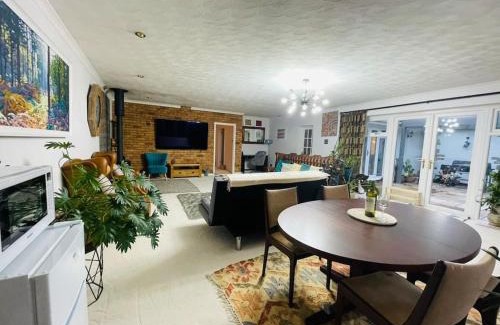 St. Brides Netherwent Apartment | Karinya suite