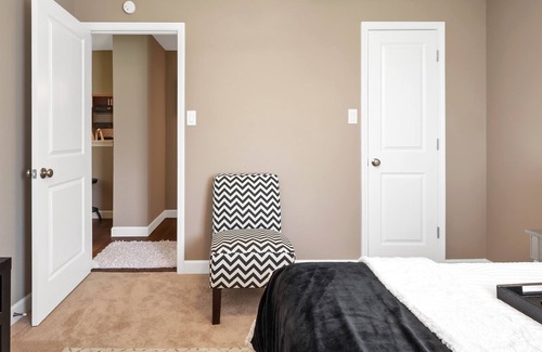St. Peters Apartment | 🎗Katytrail/Pet friendly❤/St.Charles/PowerPlex/St.Louis/Winery🐕👍🏼/Fireplace