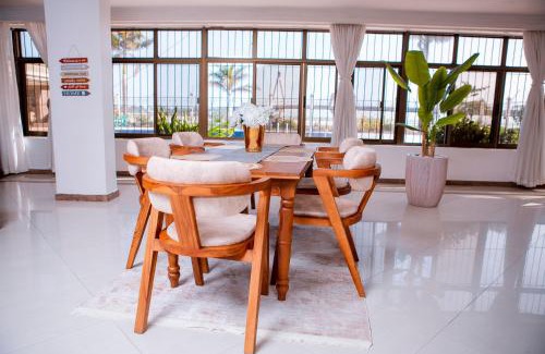 Kivukoni Apartment | Kay's Place Seaview