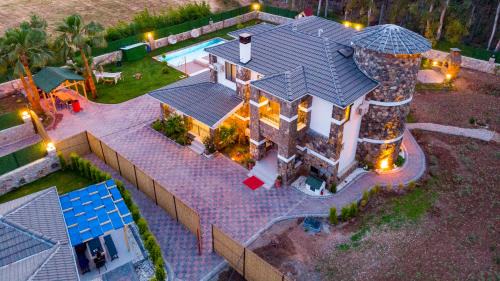 Fethiye Villa | Kaya Köy'de Özel Havuzlu, 5 Yatak Odalı Lüks Villa Albera