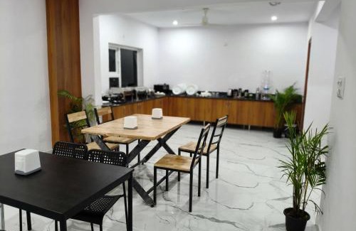 Chikkajala Hotel | Keerthis Comforts -Near Kempegowda international Airport Hotel