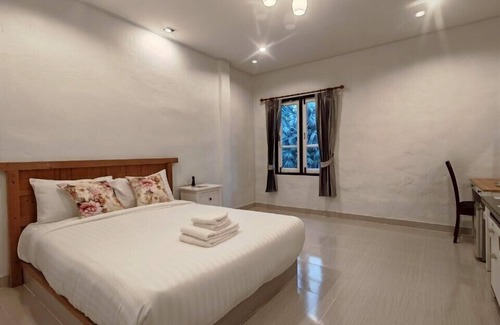Chumphon Hotel | Kenikar Raintree Residence Hotel