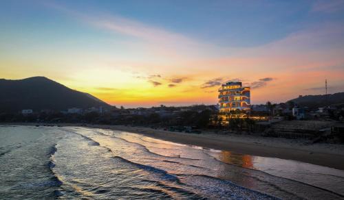 Song Cau Hotel | Kennal Beach