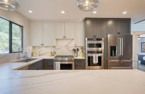 Kenwood House | Kenwood Vista by AvantStay | 7acres w/Pool, Fire Pit, Vineyard Views