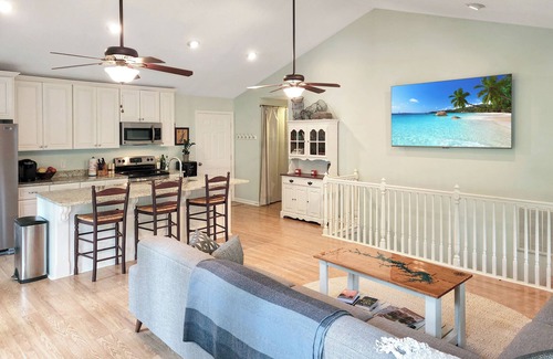 Seneca House | Keowee Adventures ~ Peaceful Lakefront Home on Keowee ~ 7 Miles from Clemson!