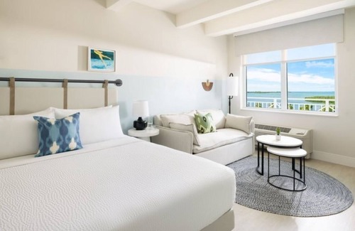 New Town Hotel | Key West Resort Room | Fun Dining, Pools, Music Nights & Free Shuttle to Town