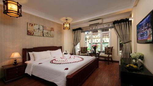 Hang Trong Hotel | Khách Sạn Thủ Đô Formerly Impressive Hotel
