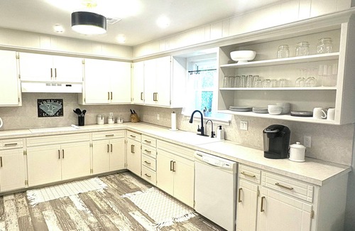 Norman House | Kick back and relax in this calm, stylish retreat near OU!