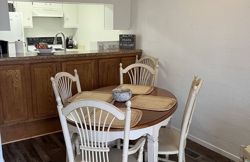 Fairfield Bay Condo | Kid Friendly Condo Across From Cool Pool