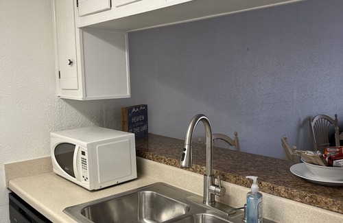 Fairfield Bay Condo | Kid Friendly Condo Across From Cool Pool