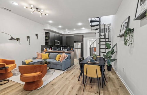 Old City Apartment | Kid Friendly-Parking-Roof Deck