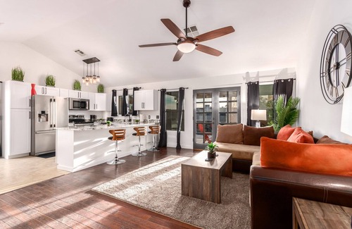 Ahwatukee Foothills House | KIDS LOVE ME! Neon 5 Waterfall Heated Pool, HOT TUB, Putting Greens & Fire Pit