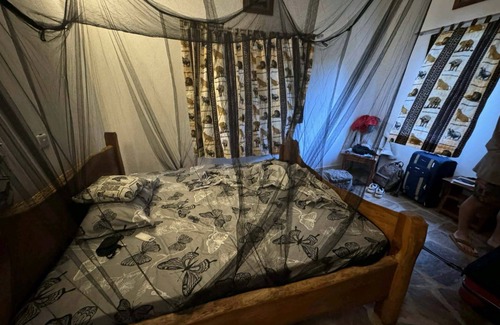 Kilifi Bed & Breakfast | Kilifi KENYA, guest house, 3 bedrooms. one on the roof with large terrace