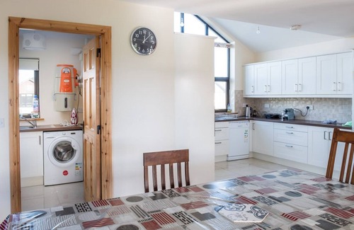 Kilmore Apartment | Kilmore Quay Castleview House, Kilmore Quay, Co.Wexford - 5 Bed - Sleeps 9/10