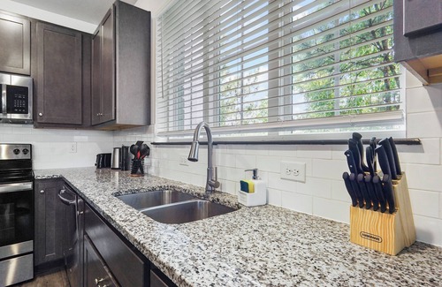 North Raleigh Apartment | King 3BR Suite in North Raleigh