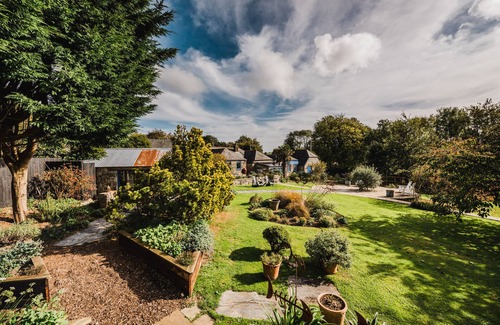 St Austell Bed & Breakfast | King-Apartment-Ensuite-The Hiding Places -Cranny