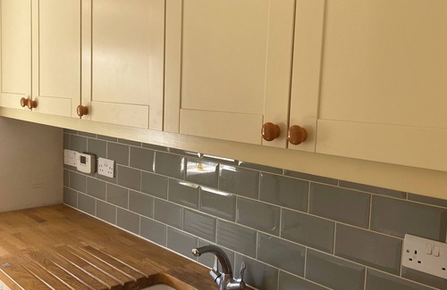 South Cadbury House | King Arthur’s Rest -Charming Eco Home, Garden & Hot Tub. Sleeps 10. Pet friendly