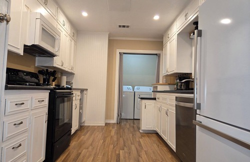 Temple House | King bed, W/D, Near Hospitals