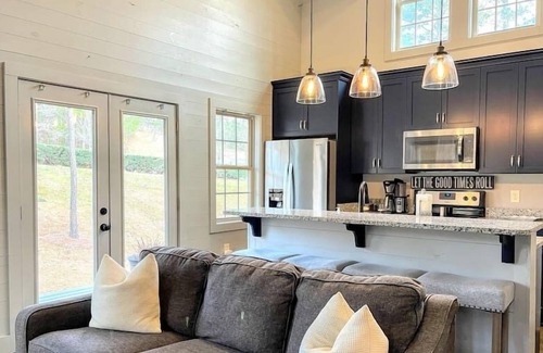 Tallassee House | King Beds - Comfortable and Quiet