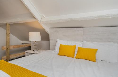 Landore Apartment | King - En-suite Flat - Kitchen - Quiet Near Shops & Bus