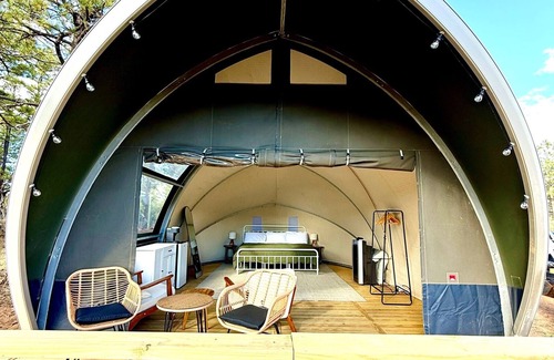 McIntosh Cabin | King Glamping Tent with AC & Mountain Views