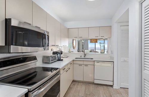 Saint Simons Island Condo | King & Price Resort Oceanfront Beachfront Condo- Close as It Gets to the Beach!