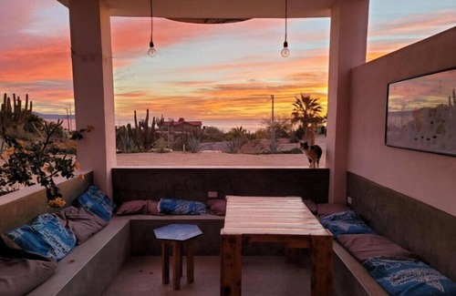 La Ventana Apartment | King Room #2 with Garden View