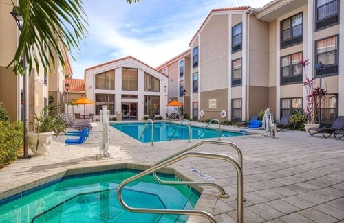 Orlando Apartment | King Room Near Florida Realty Investments ORL