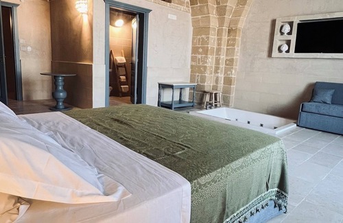 Felline Bed & Breakfast | King Room with Jacuzzi - Charming in Felline - Borgo Don Ciccio