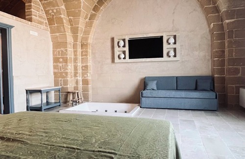 Felline Bed & Breakfast | King Room with Jacuzzi - Charming in Felline - Borgo Don Ciccio