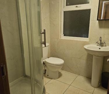 Tokyngton House | KING ROOMS BY WEMBLEY STADiUM