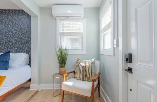 Blacksburg Apartment | King Studio - Blacksburg Suites