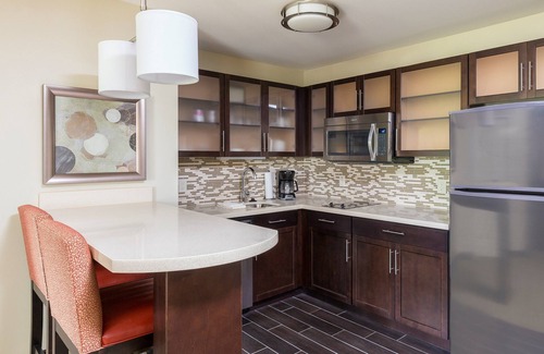Canton Apartment | King Studio | Free Breakfast Buffet. Pool & Hot Tub Access.
