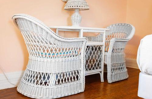 Historic Seaport Hotel | King Suite at Curry Mansion with Heated Pool!