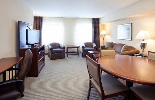 Great Falls Condo | King Suite. Free Breakfast. Indoor Pool & Hot Tub. Walk to the Missouri River.