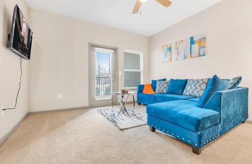 Sweet Auburn Historic District Apartment | King Suite in Heart of ATL