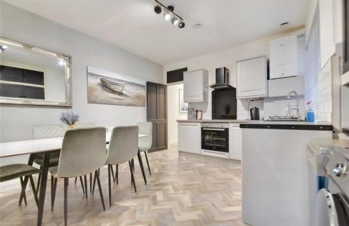 Malvern Apartment | Kingsdown Apartment