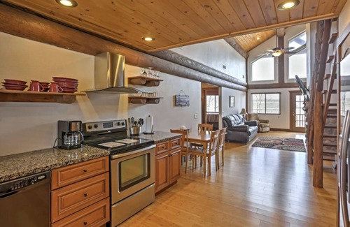 Shell Knob Cabin | KingsRiver Lodge S w/Pickleball Court-Walk to Lake