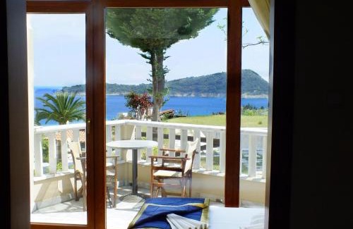 Koinira Hotel | Kinira Beach Hotel