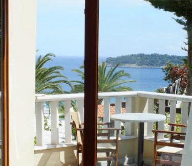 Koinira Hotel | Kinira Beach Hotel