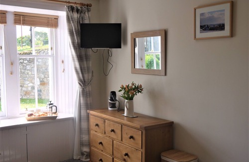 Leven Cottage | Kirkview Cottage pet friendly, sleeps 4 near St Andrews