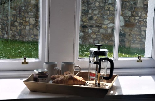 Leven Cottage | Kirkview Cottage pet friendly, sleeps 4 near St Andrews